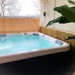 La Terrasse Enchantee, Romance, Cosy Et Jacuzzi