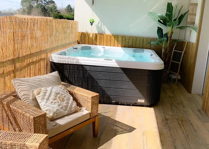 La Terrasse Enchantee, Romance, Cosy Et Jacuzzi Apartman